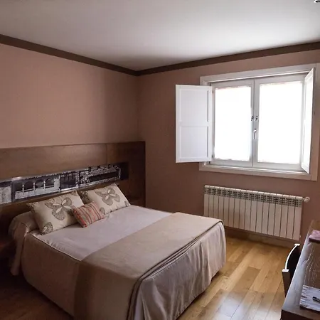 Casa Grand Galicia 2* Junquera de Espadañedo